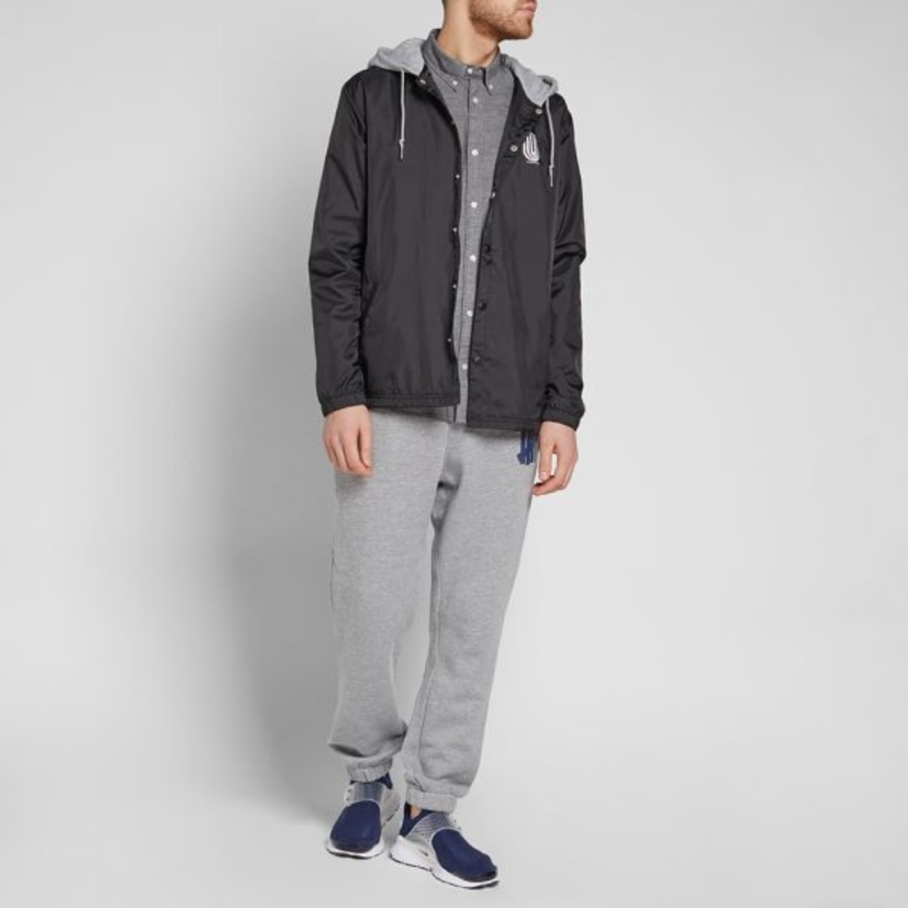 UNDEFEATED HOODED COACH JACKET